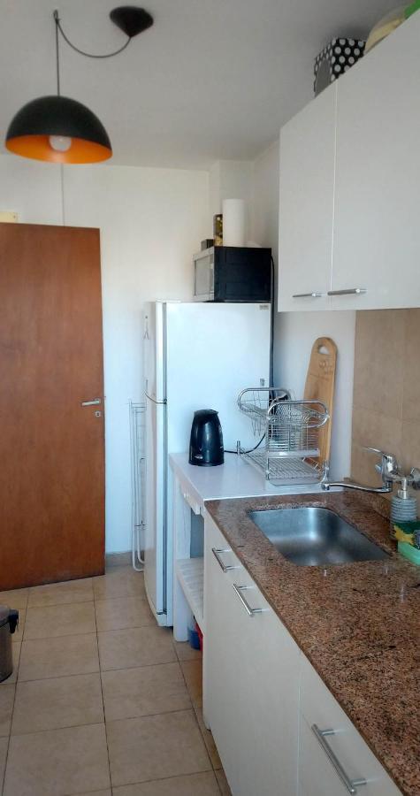 Apartamento Depto 2 Ambientes Muy Luminoso Con Internet Y Vista A La Plaza *