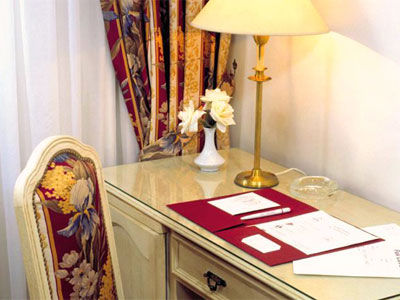 Hotel Cambremon 4*