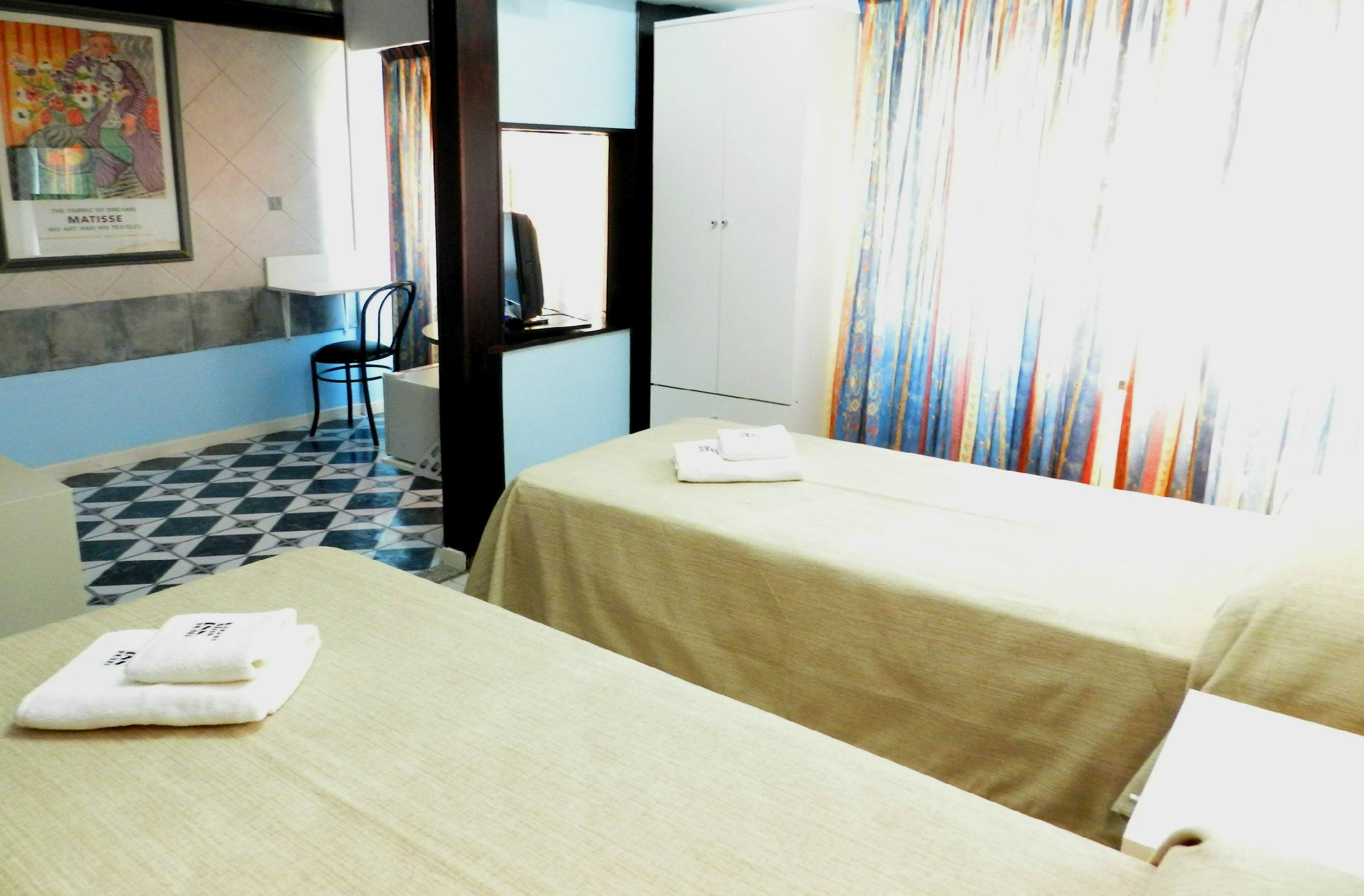 Hotel Y 3*