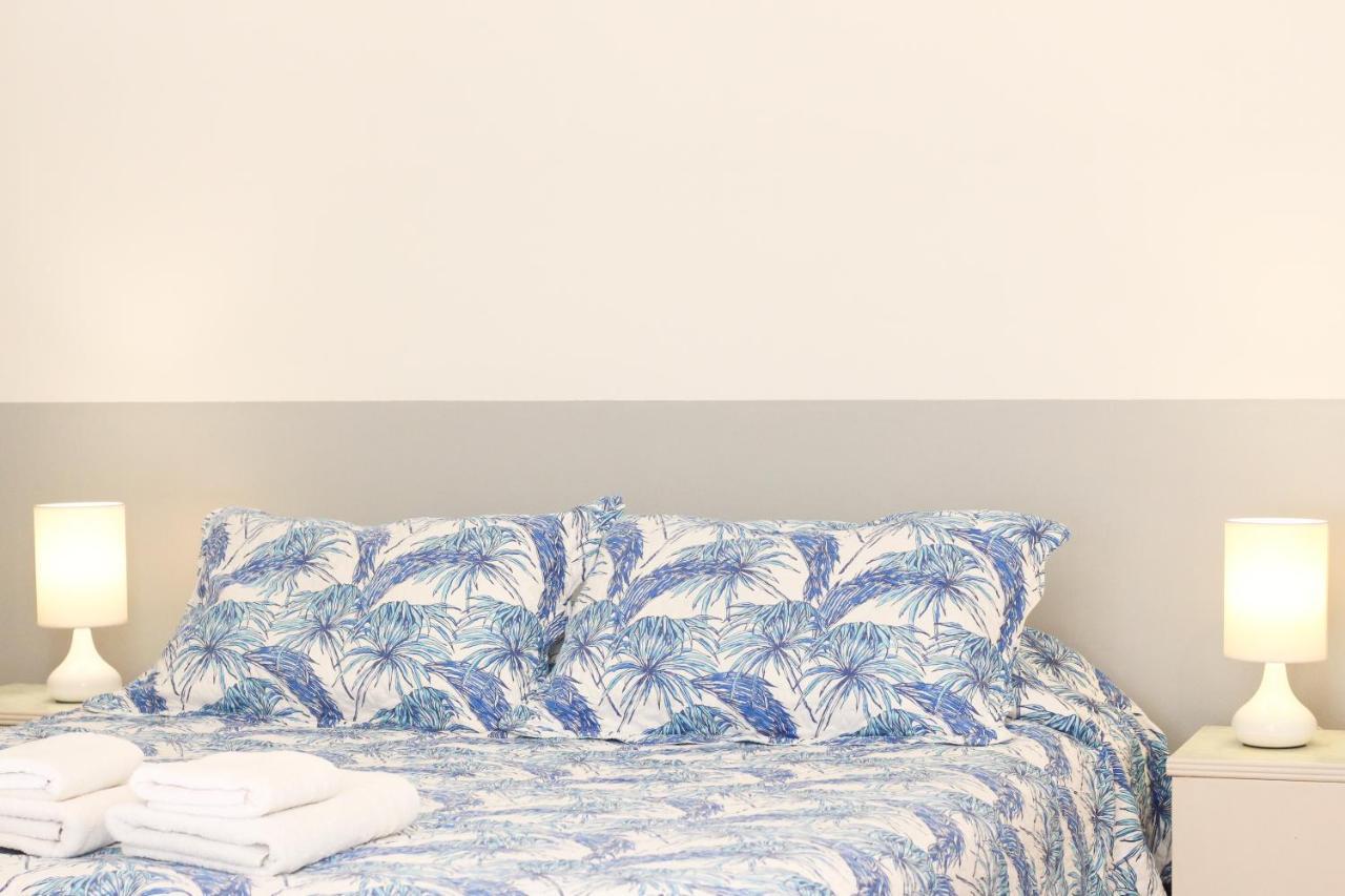 Hostal Lopez & *