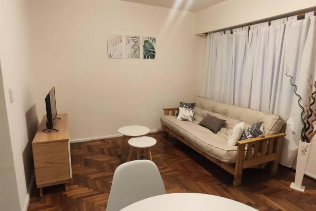 Calido Departamento En El Centro- Zona Tribunales- Viamonte 2b * Ciudad Autónoma de Buenos Aires