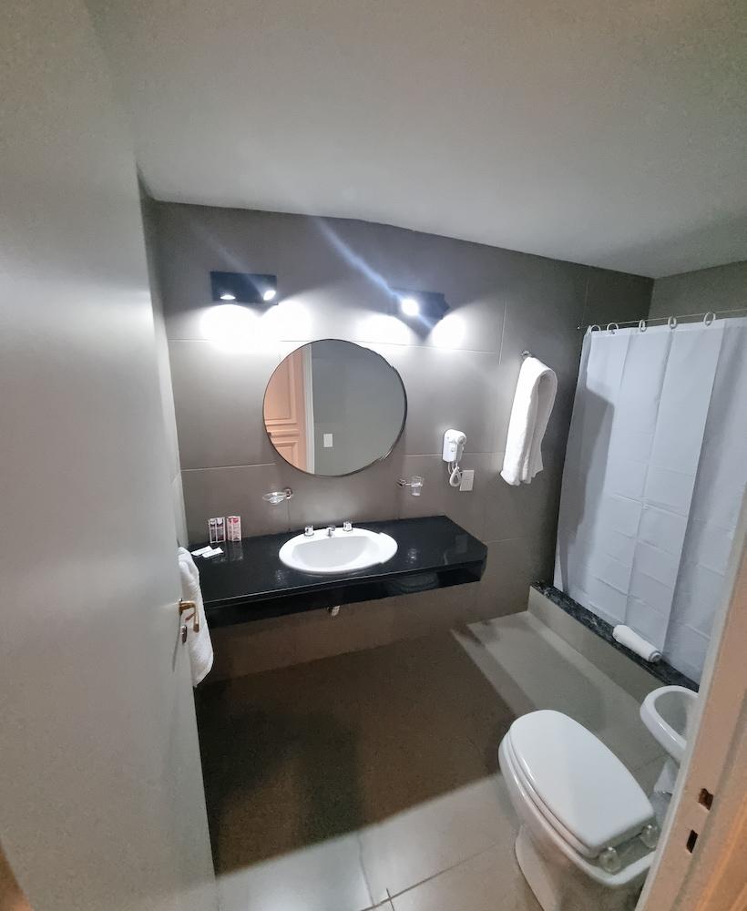 Hotel Regis Orho 3*