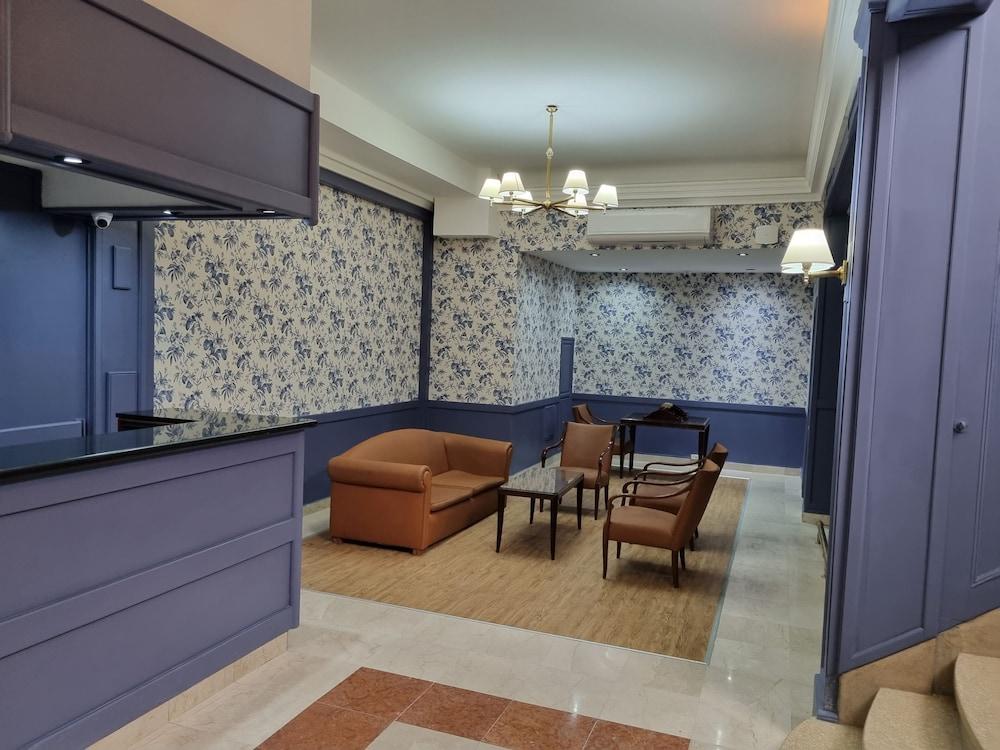 Hotel Regis Orho 3*