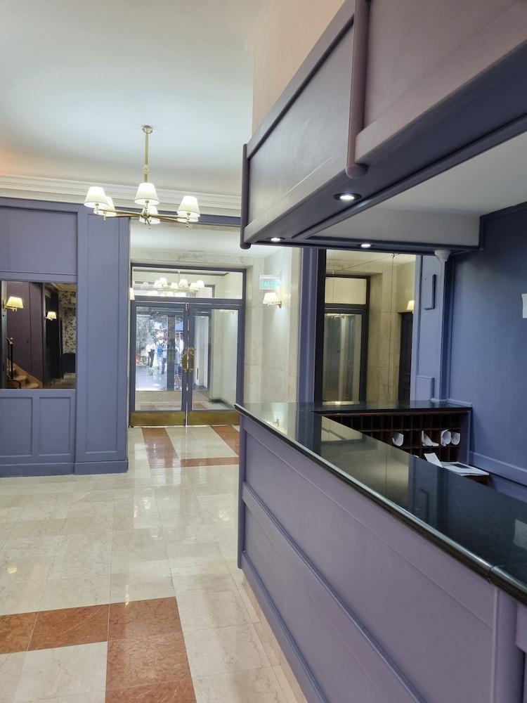 Hotel Regis Orho 3*