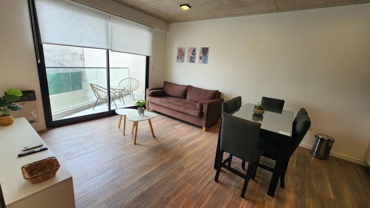 Llanos 1420 Versalles * Ciudad Autónoma de Buenos Aires