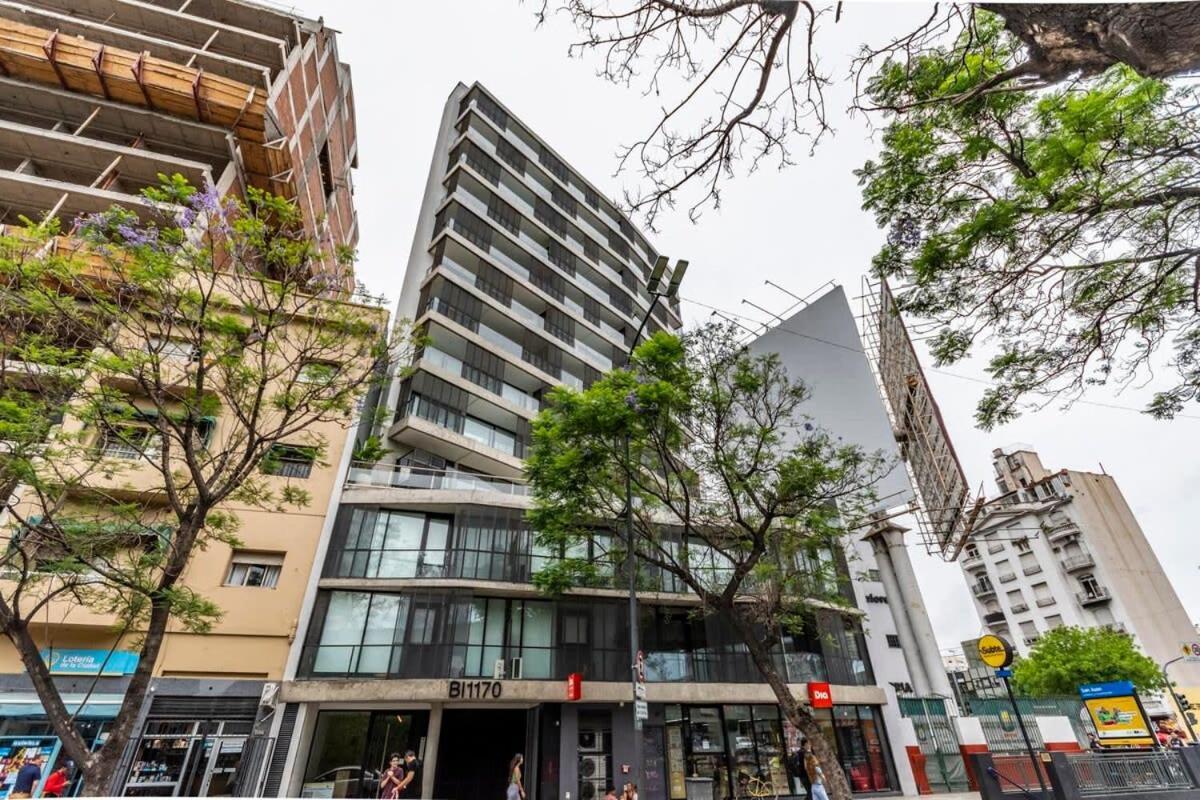 Amplio Loft Con Balcon Sobre La Av 9 De Julio 6c Apartamento