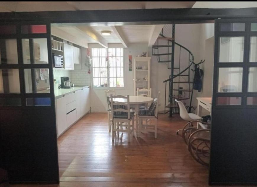 Departamento Dante Y Compania * Ciudad Autónoma de Buenos Aires