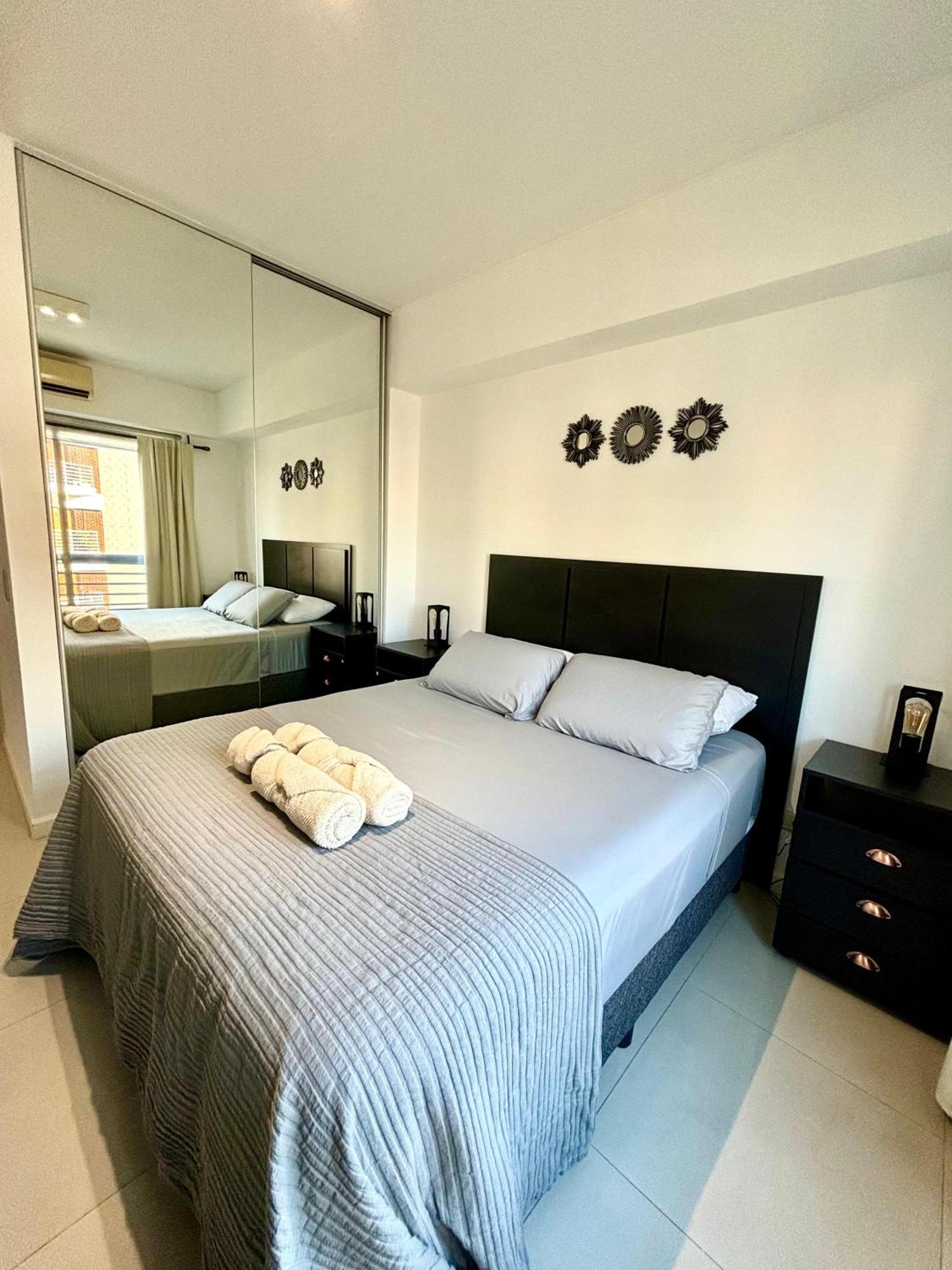 Bright Modern With Full Amenities And Parking With 24hs Security *