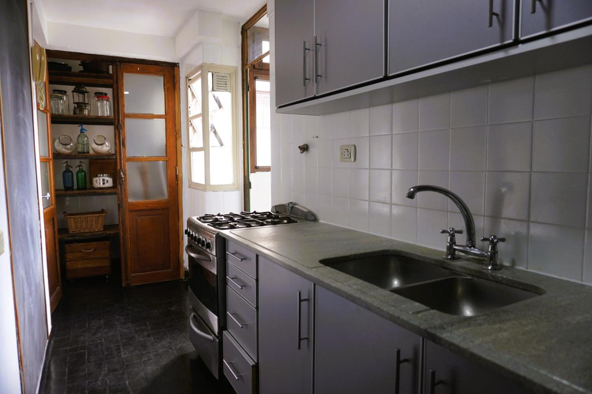 Apartamento M Pugliese Amplio, Comodo Y Luminoso A Metros Del Subte *