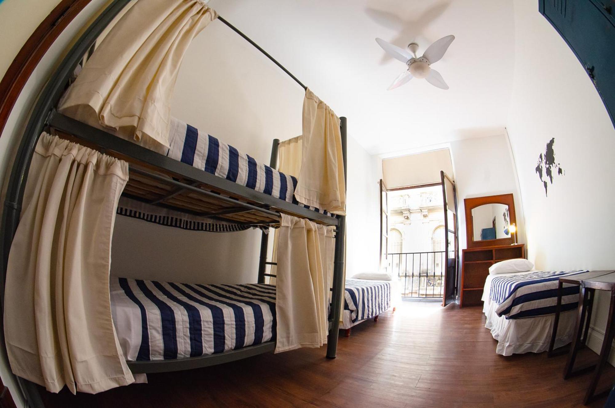 Hotel Ba Stop House