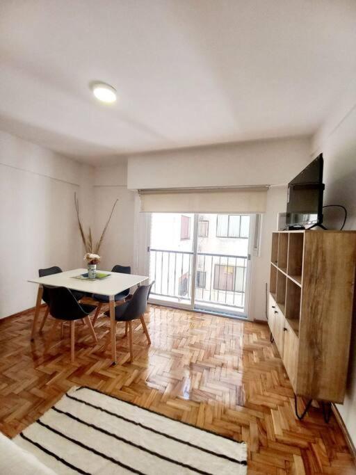 Departamento V. Urquiza Para 3 Apartamento *