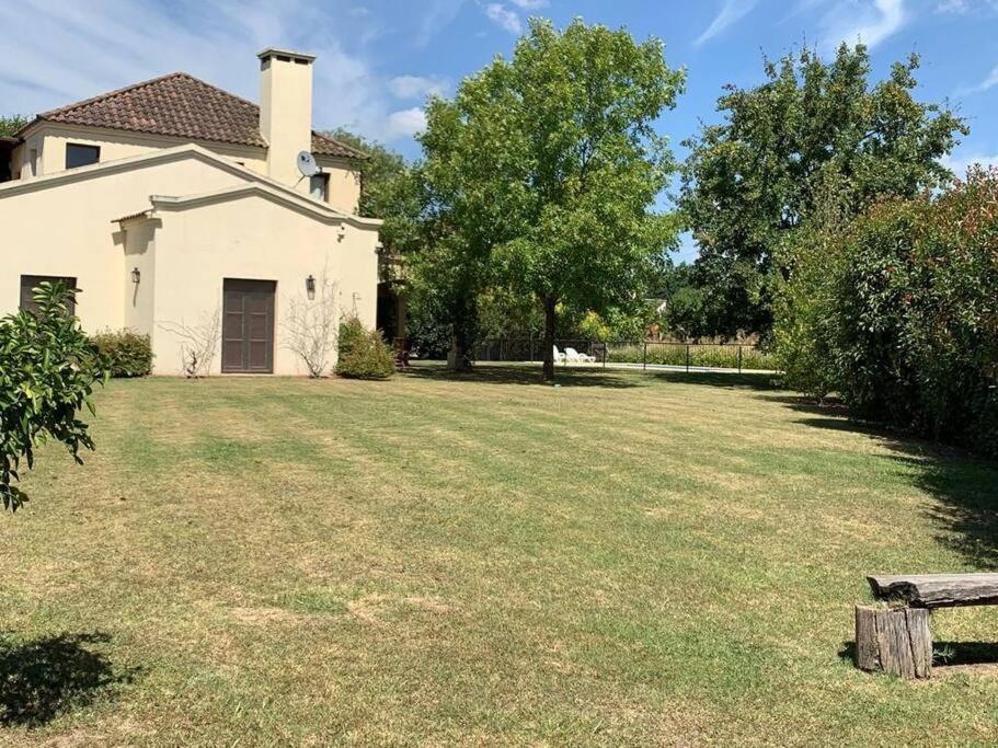 Сasa de vacaciones Summer House In Pilar. Office, Garden, Pool