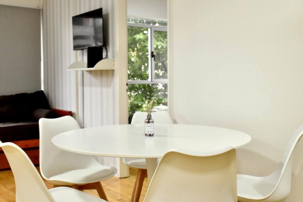 Apartamento Amplio Piso, Con Cochera 2 2 Banos La Rural, Shopping Mall Arcos *