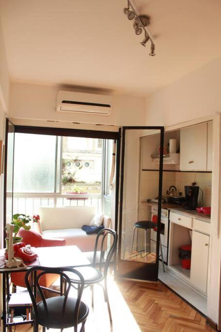 Departamento A Metros De Plaza Dorrego, San Telmo *