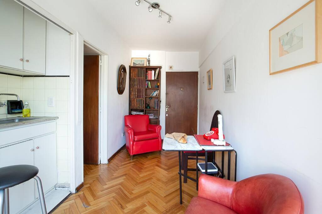 Departamento A Metros De Plaza Dorrego, San Telmo