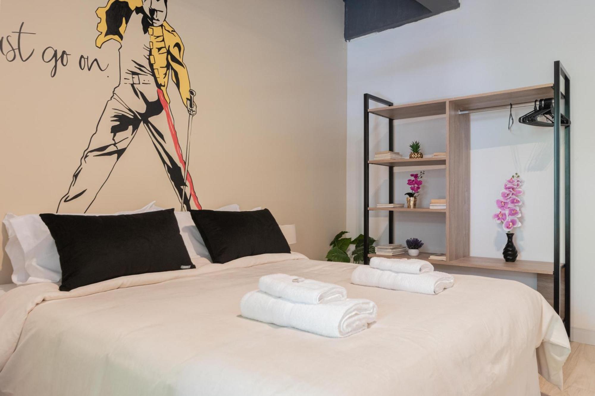 Fliphaus Chic Haus - 9 Lux Units 36 Pax