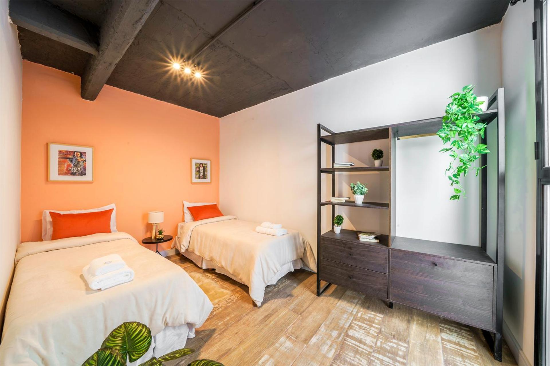 Fliphaus Chic Haus - 9 Lux Units 36 Pax