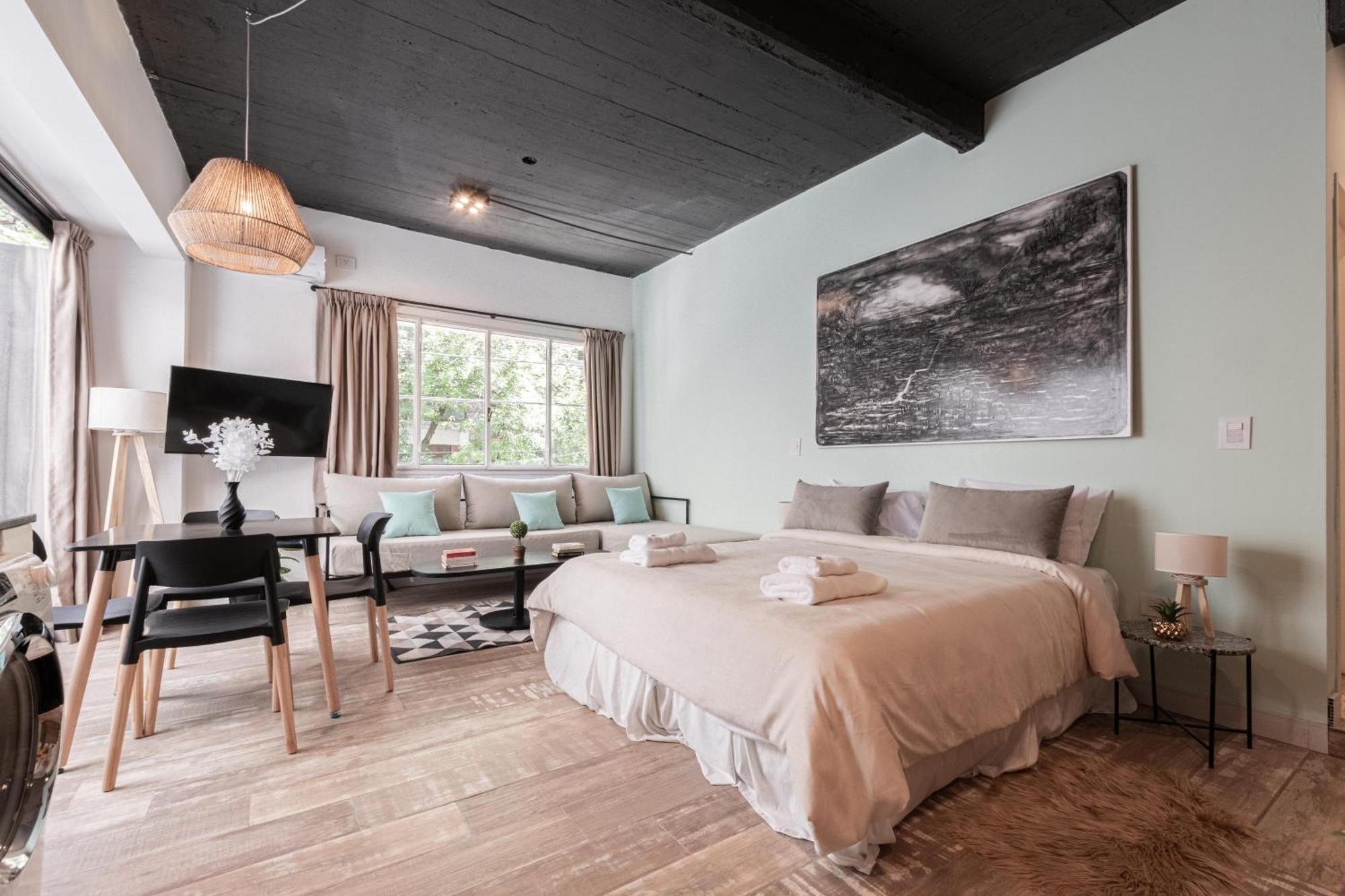 Fliphaus Chic Haus - 9 Lux Units 36 Pax