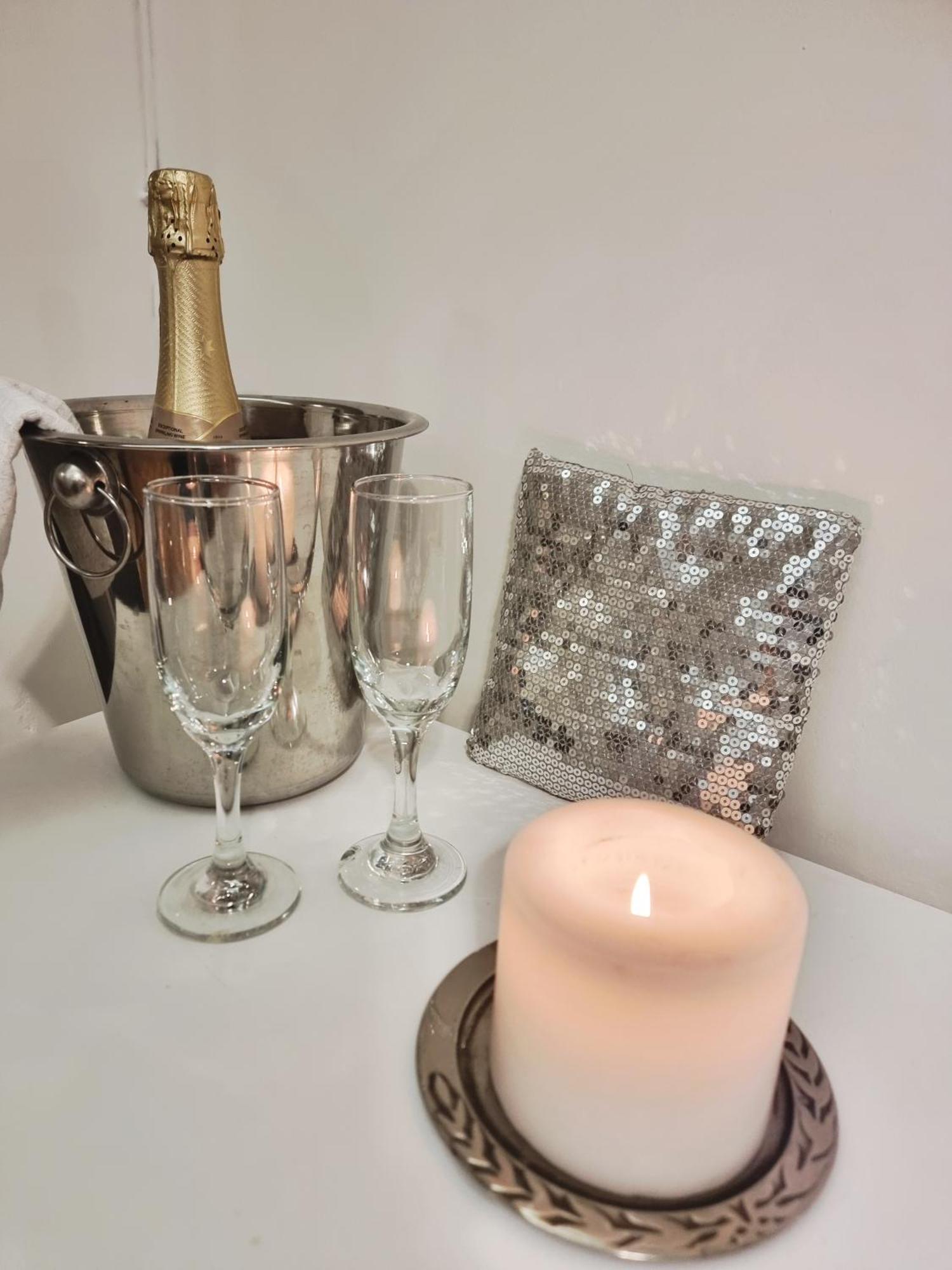 Fashion And Travel Plaza Apartment *