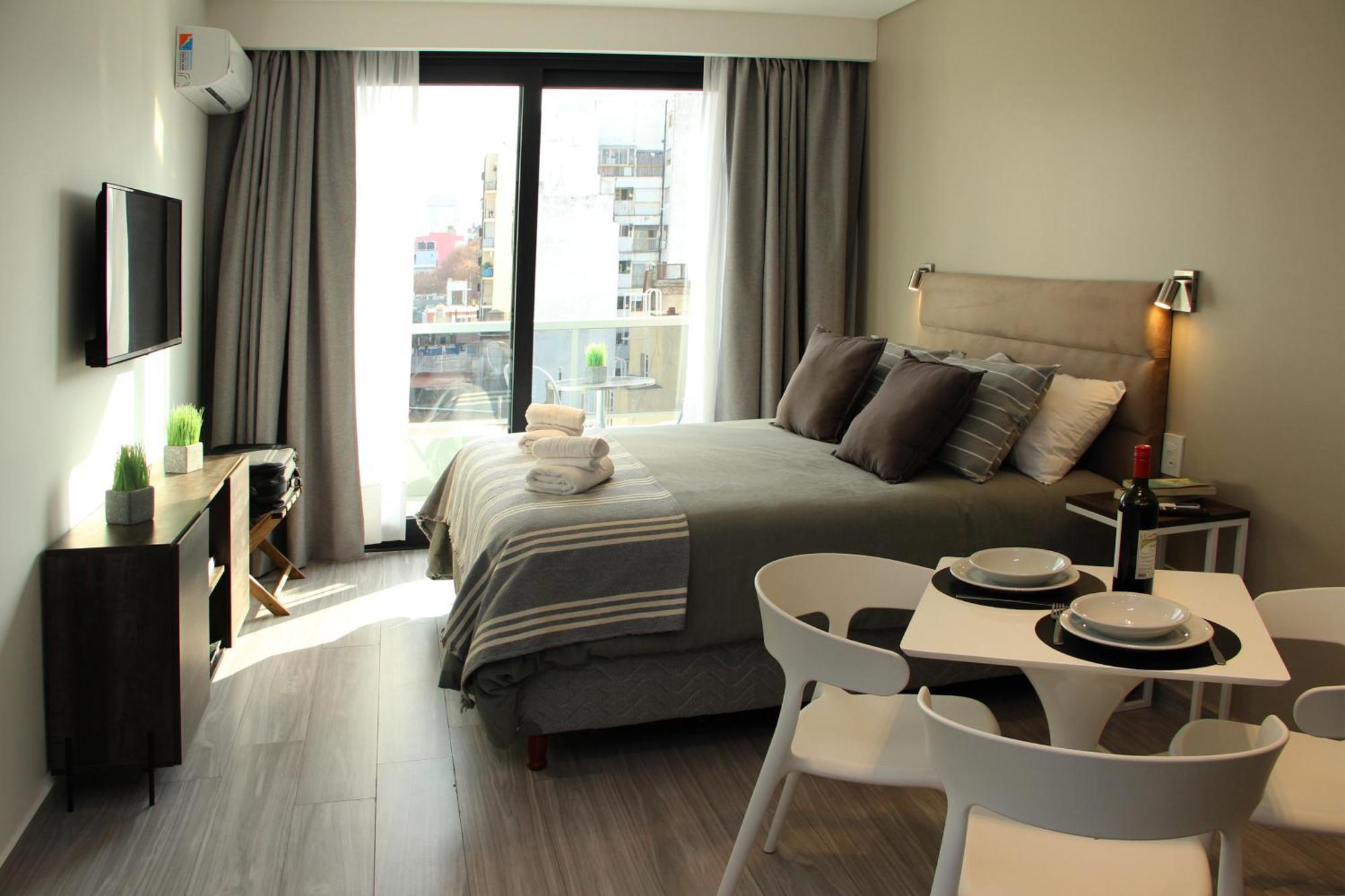 In House Ba - Le Coq Apartahotel