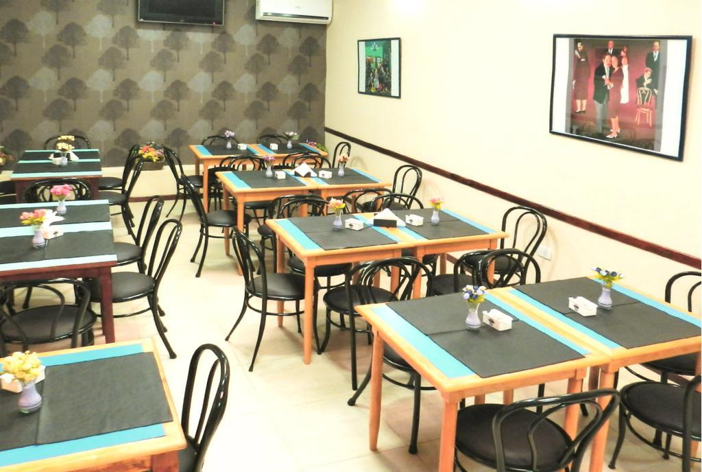 Y Hotel 3*