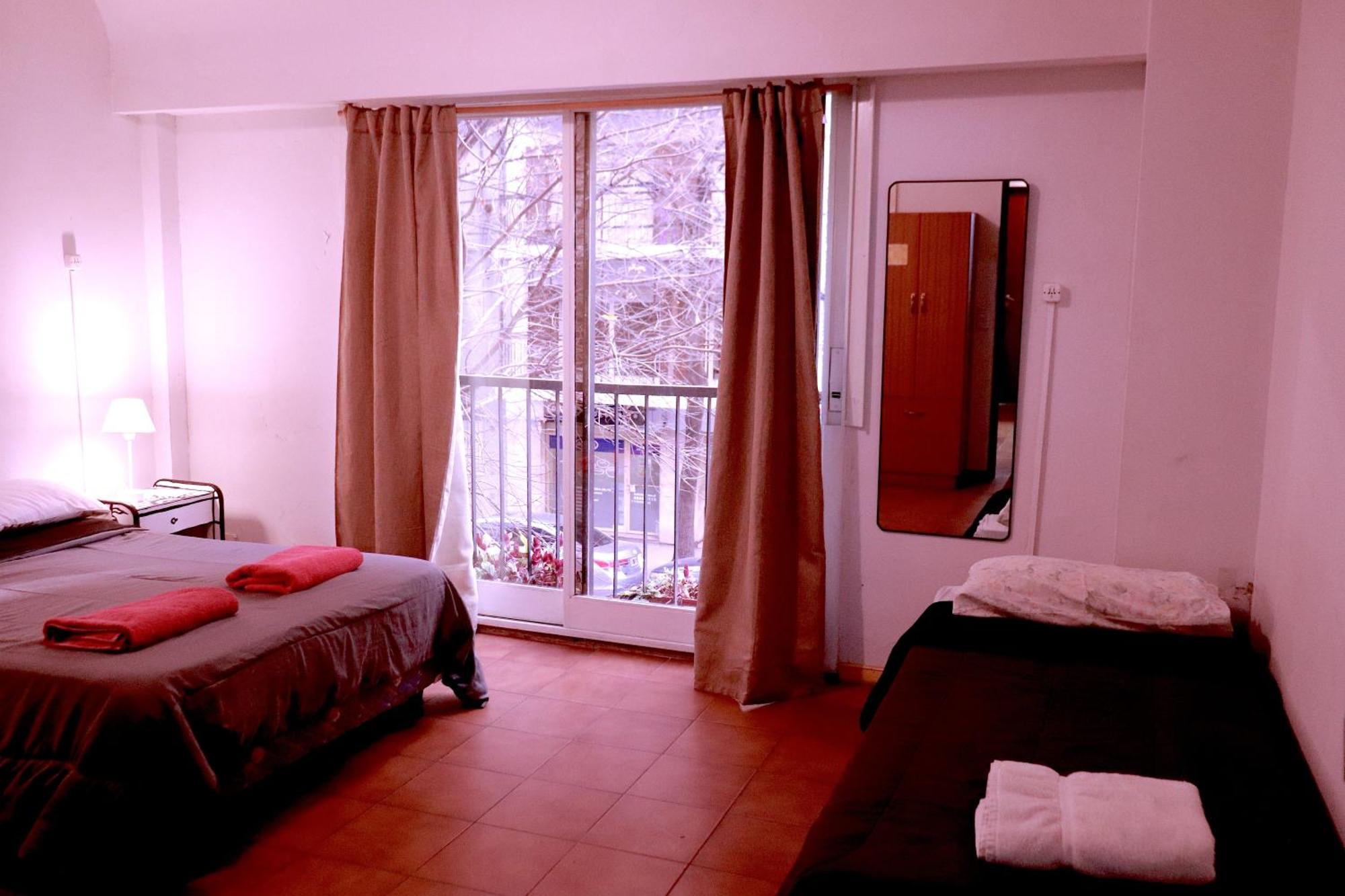 Ruda Hostal *