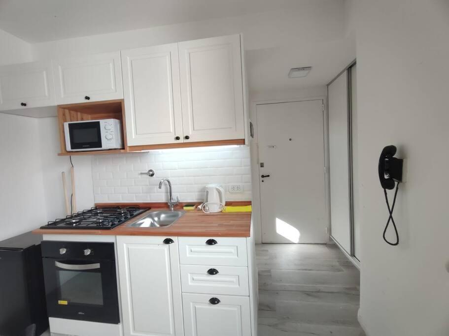 Comodo Dos Ambientes En El Centro De Apartamento