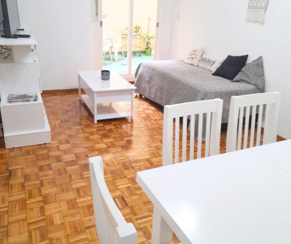Apartamento Centro - Sarmiento 1462 *