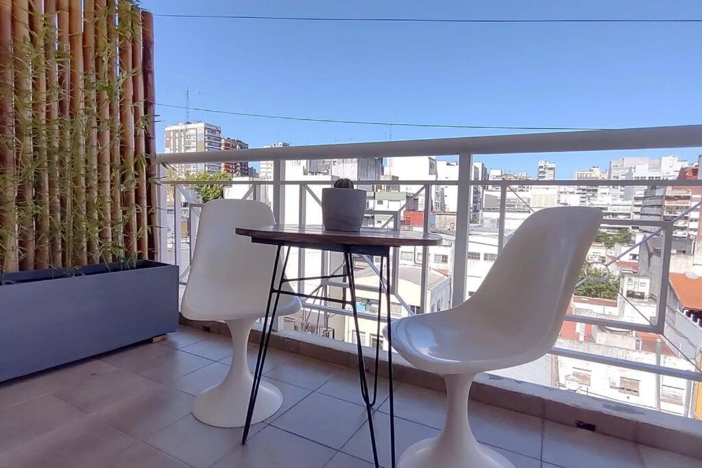 Technicolor Monoambiente Con Balcon *