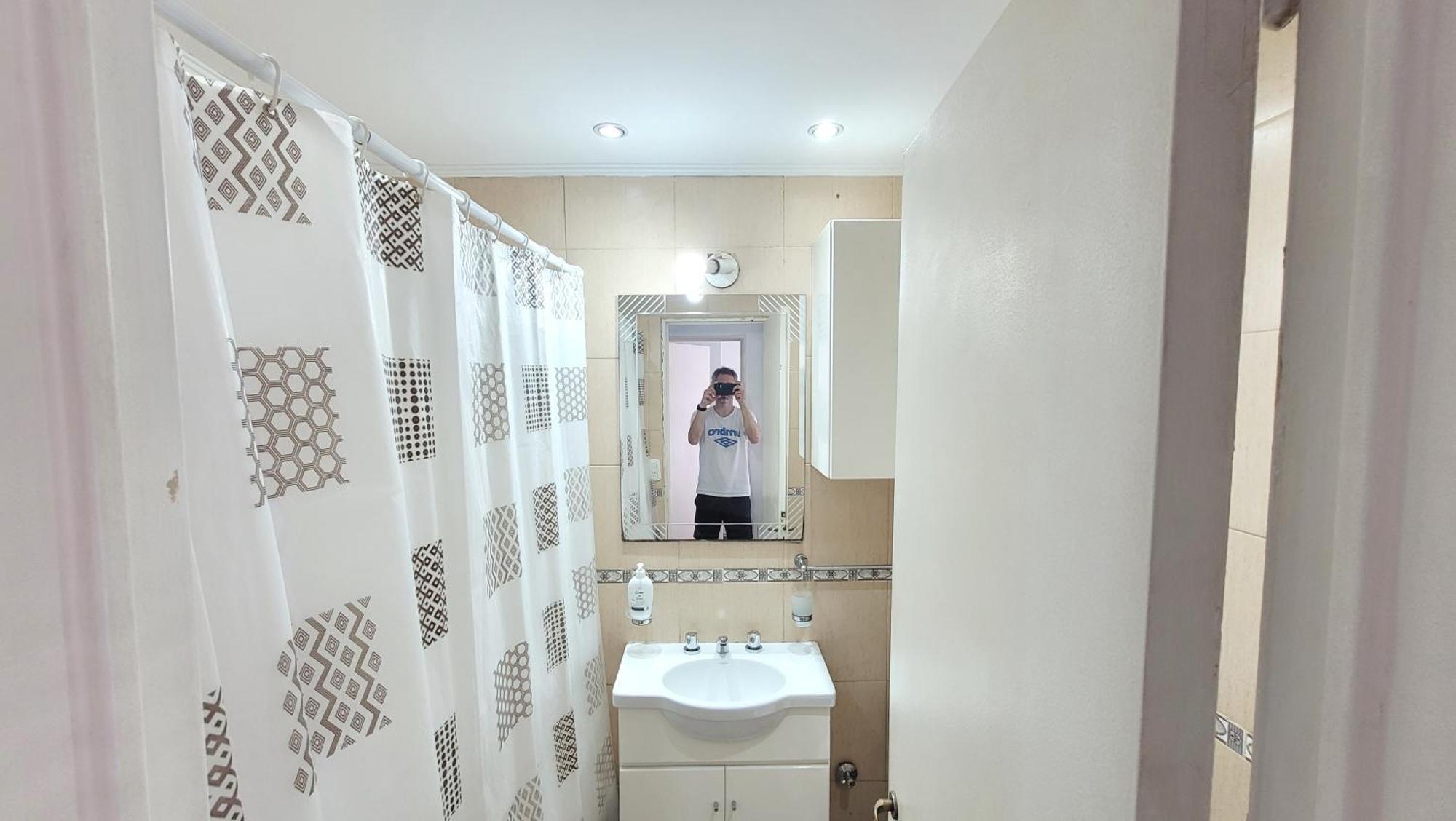Luminoso, Muy Completo Y Bien Ubicado Departamento De 2 Ambientes - Limite De Retiro/recoleta * Buenos Aires
