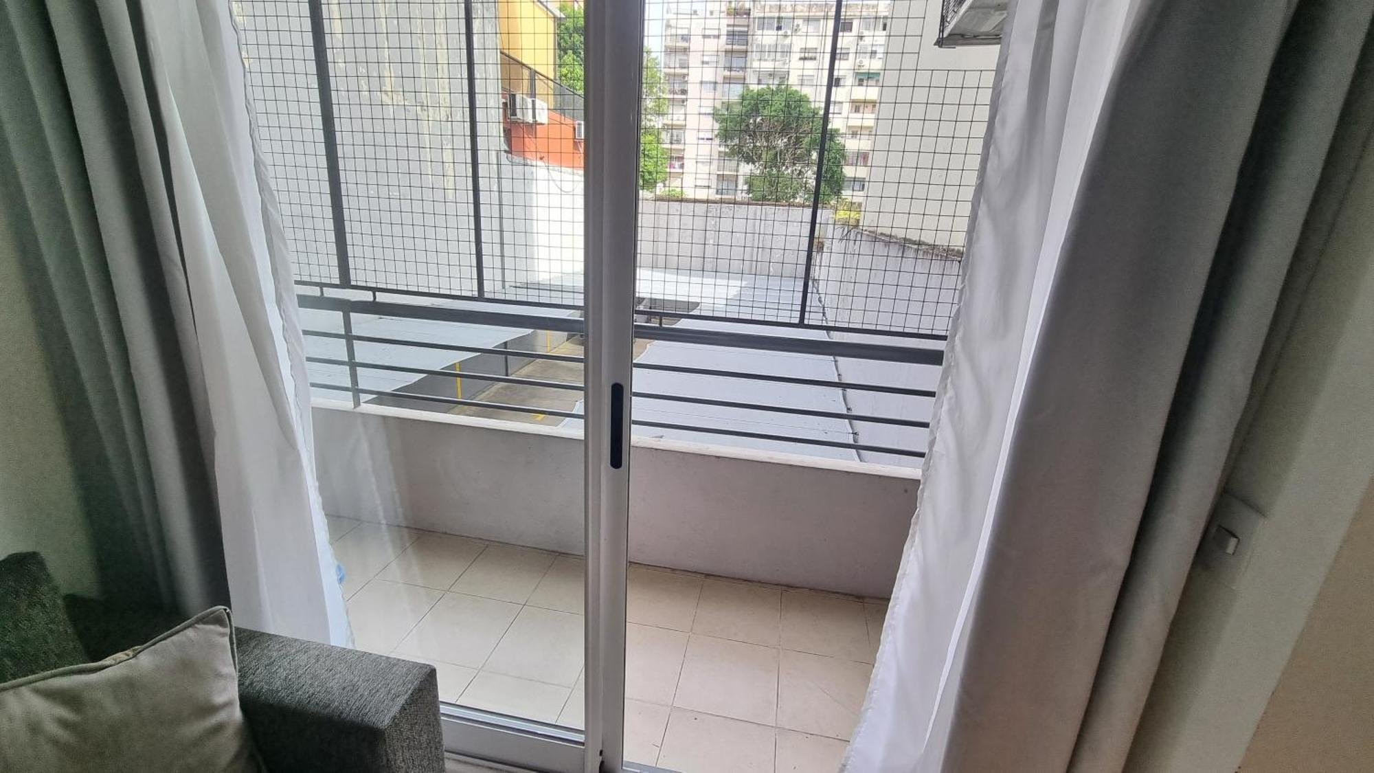 Moderno Departamento De Dos Ambientes Con Balcon *