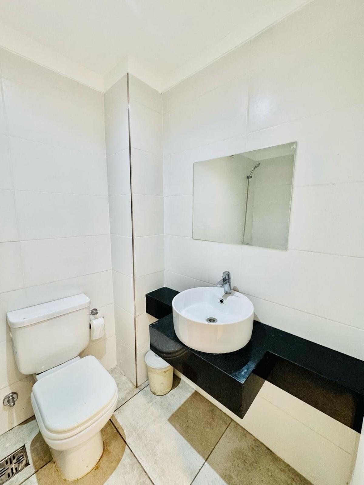 Estudio Industrial Con Balcon Apartamento