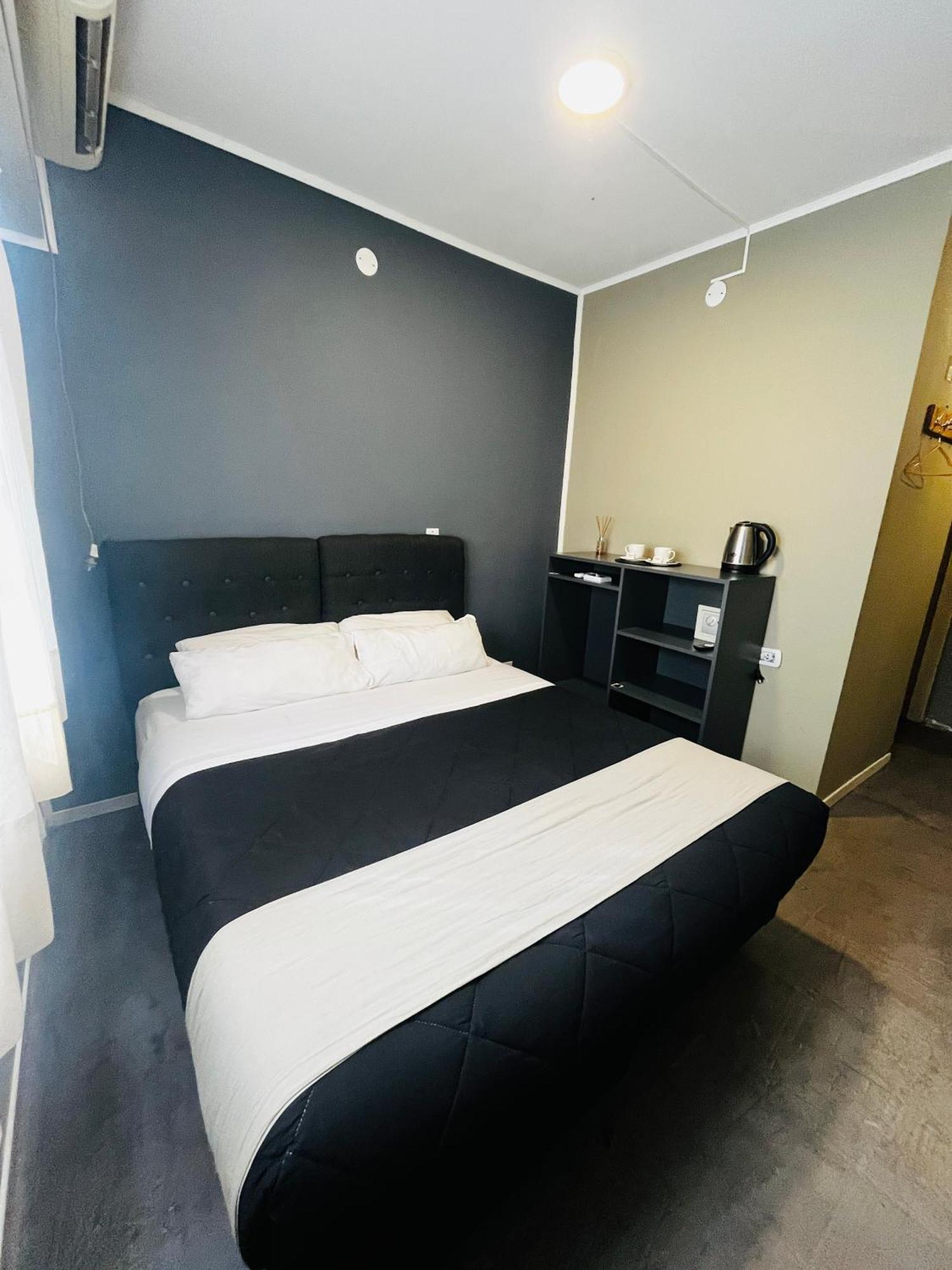 Recoleta Sunrise Hotel *