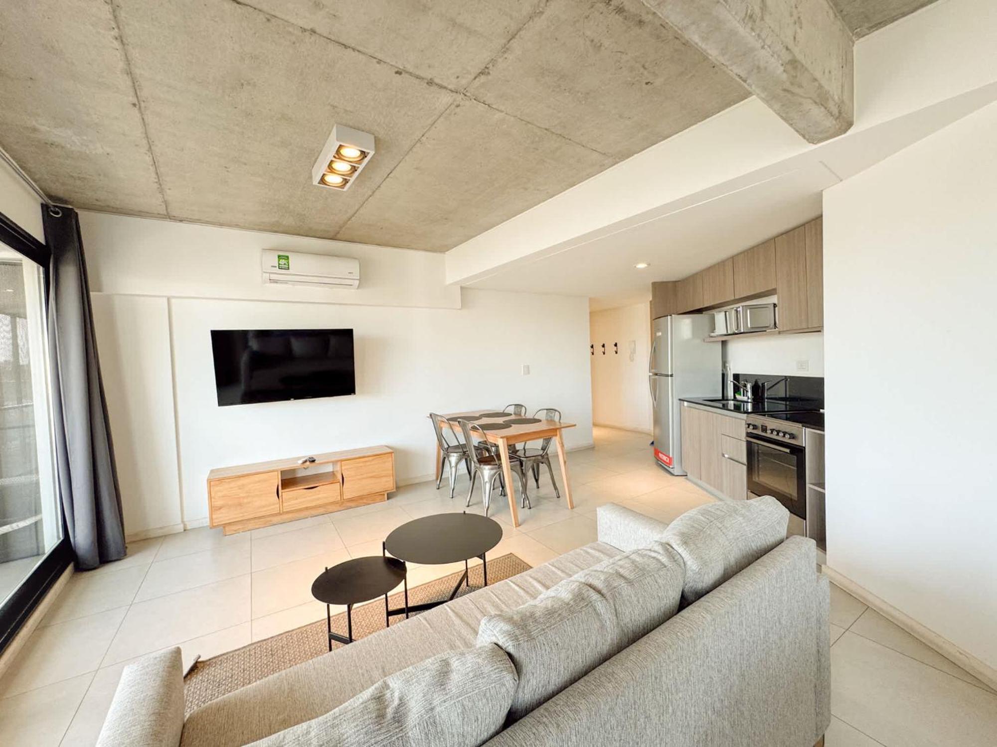 Apartamento Amplio Loft Con Balcon Sobre La Av 9 De Julio 6c *