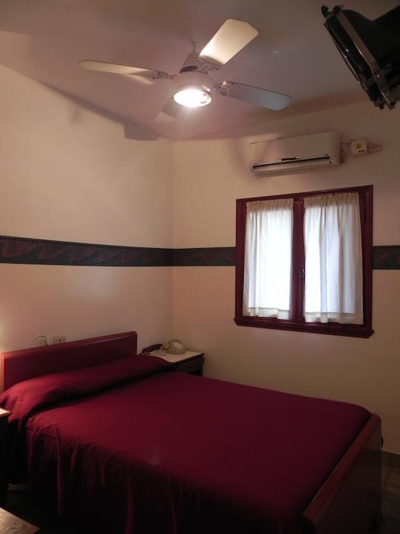 Orleans Hotel *