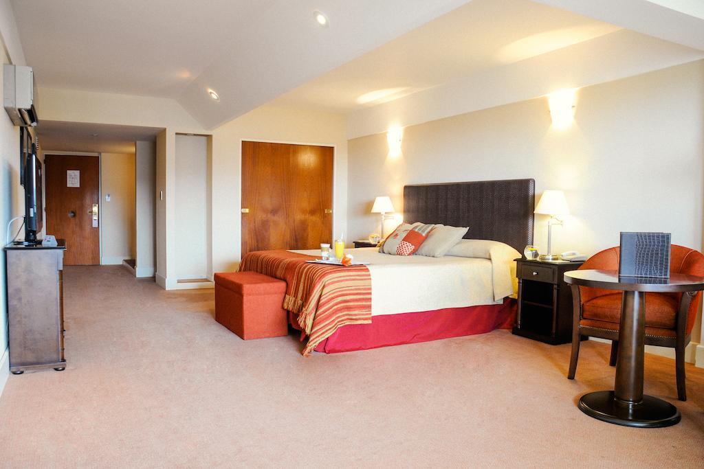 Etoile Hotel 4*