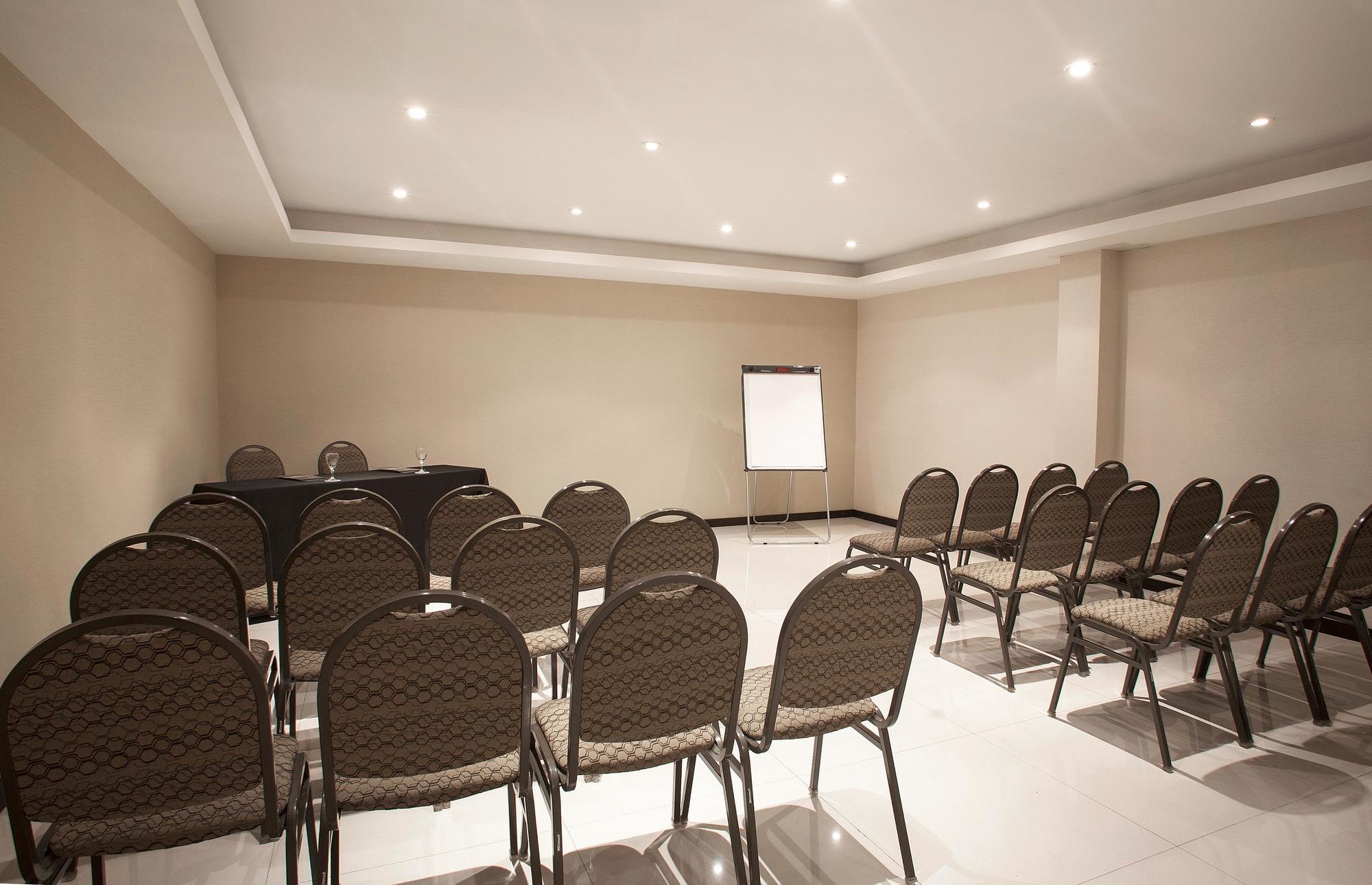 Hr Luxor Ciudad Autónoma de Buenos Aires
