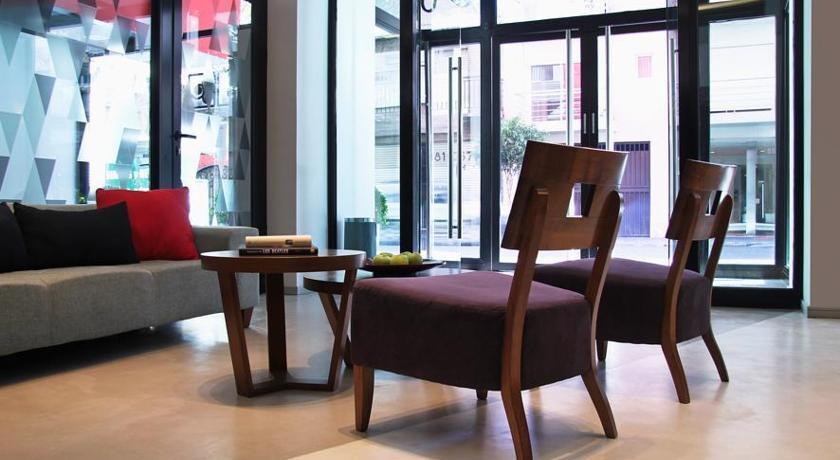 Apartahotel Monserrat 4*