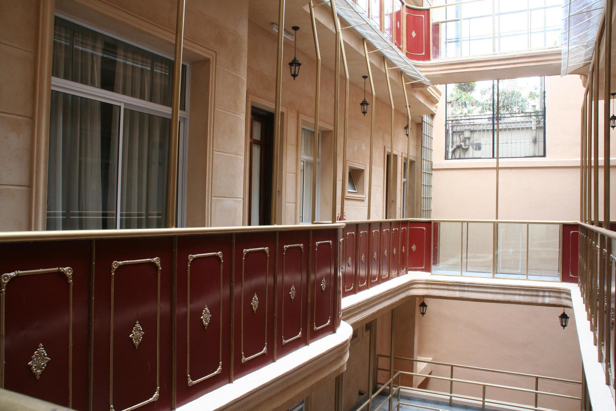 Hotel D' Artist 4*