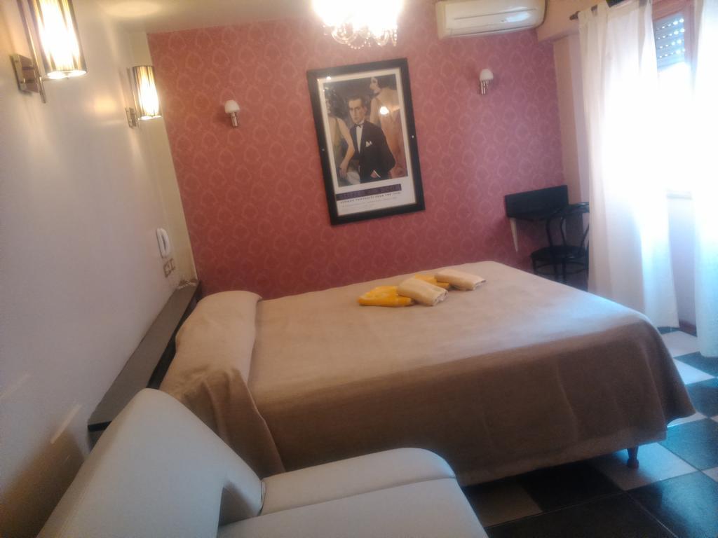 Hotel Y