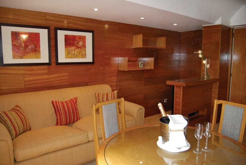 Etoile Hotel 4*