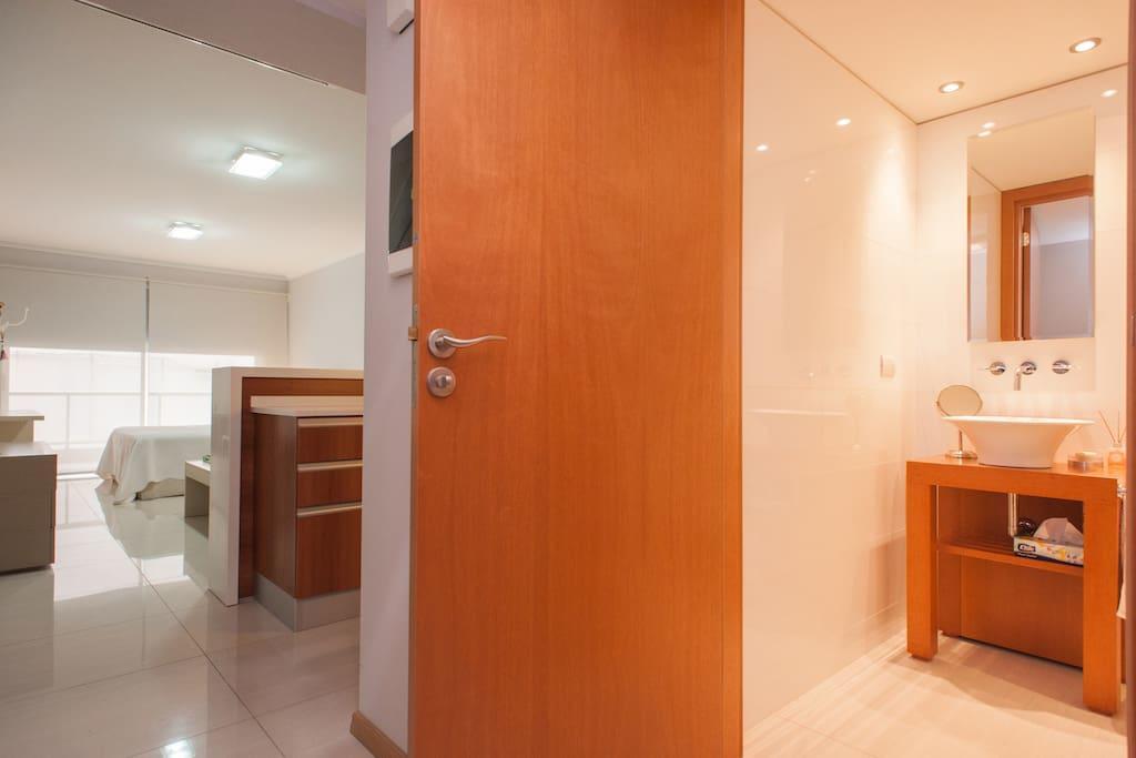 Recoleta! Beautiful Studio With Balcony! * Ciudad Autónoma de Buenos Aires