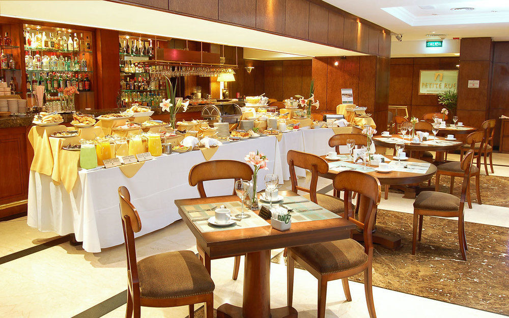 Howard Johnson 9 De Julio Avenue Ciudad Autónoma de Buenos Aires