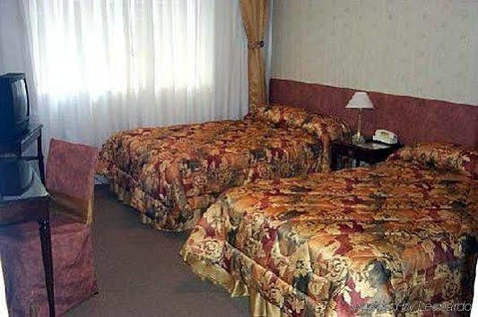 Hotel Regis Orho 3*
