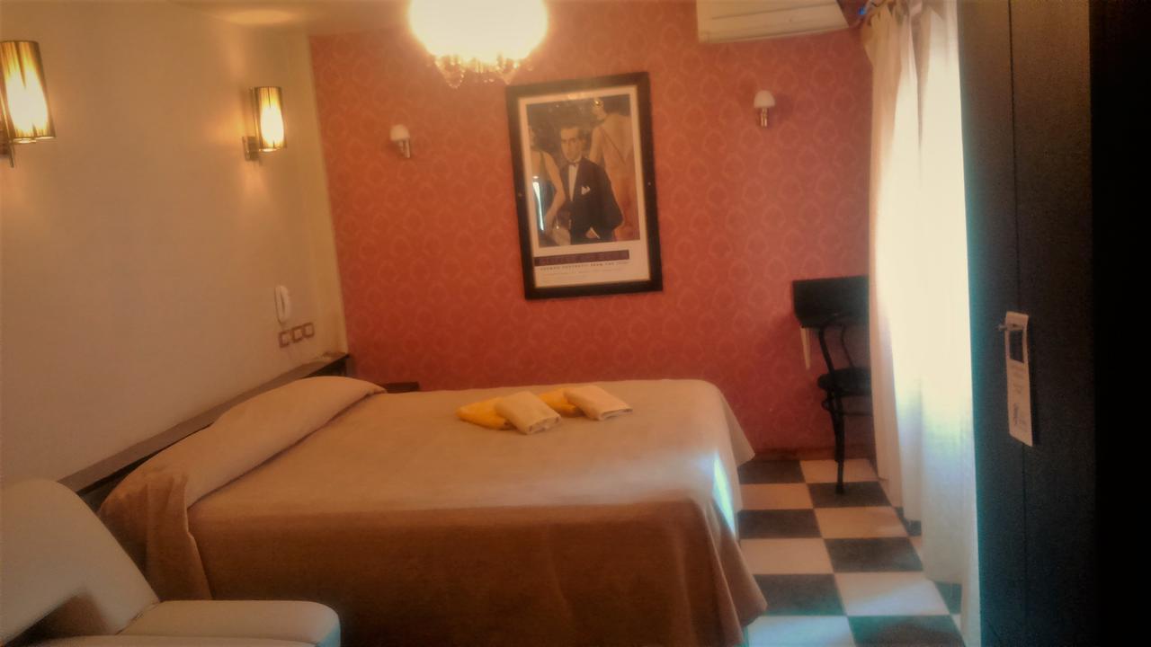 Y Hotel 3*