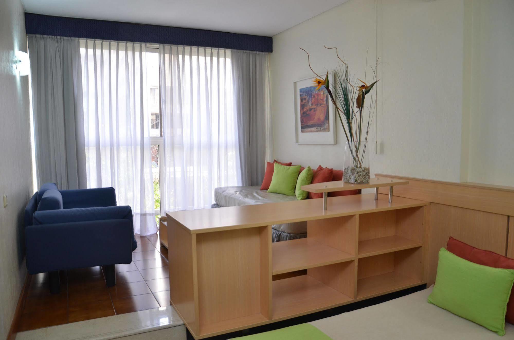 Apartamento Edificio Corrientes 1856 *
