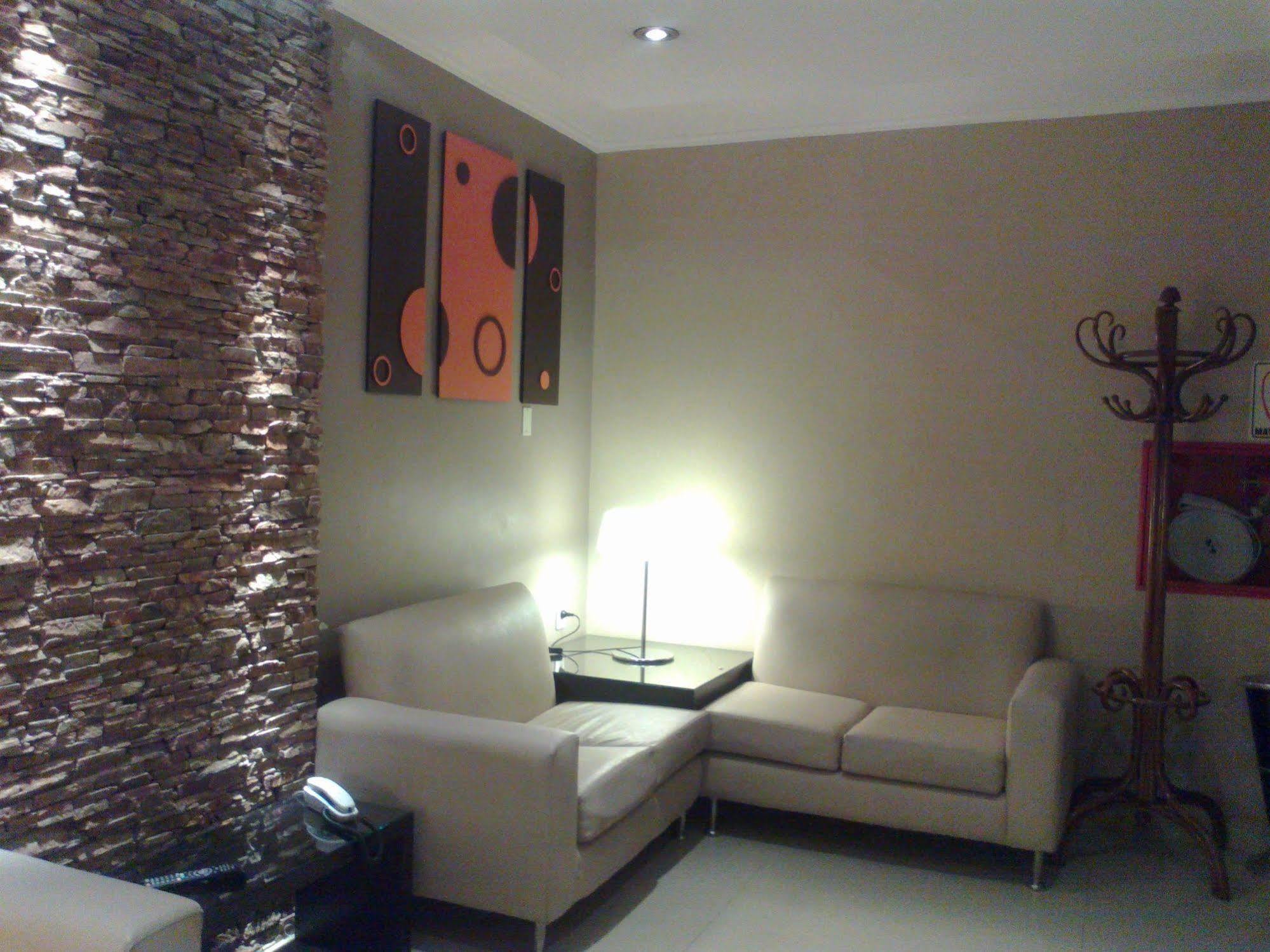 El Cabildo Hotel *