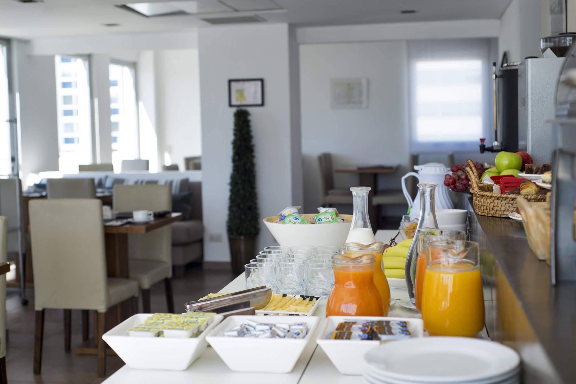 Hotel Moreno By Tay 4*