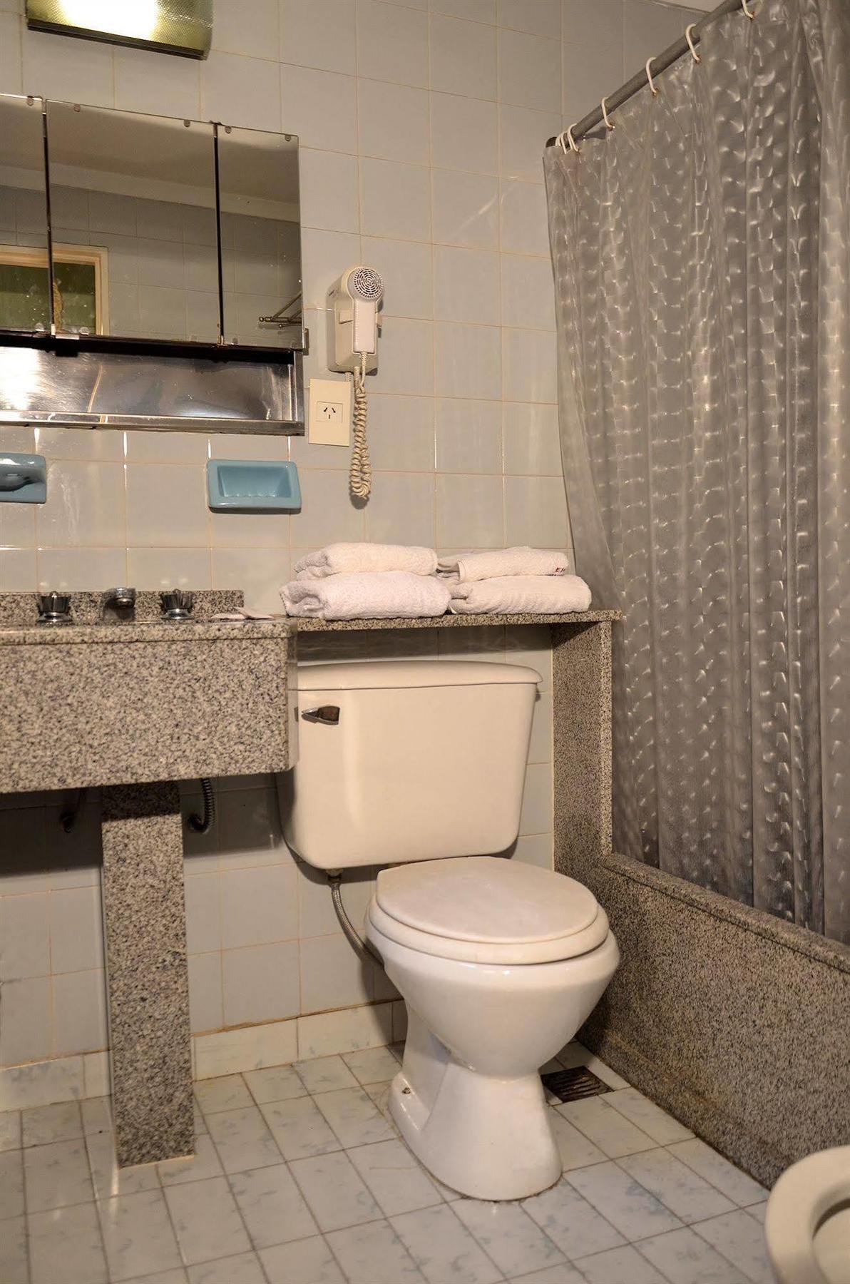 Hotel Ecuador 3*