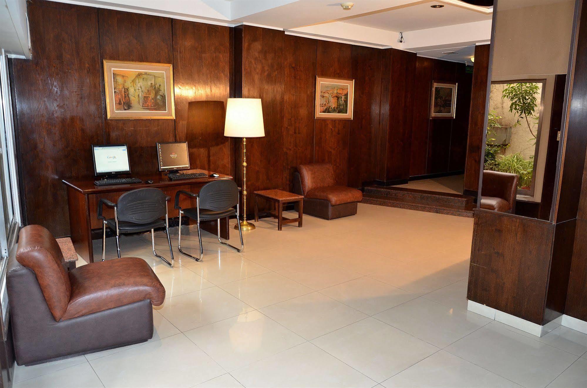 Ecuador 3* Ciudad Autónoma de Buenos Aires